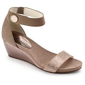 NWT Anne Klein Calbert Wedge Sandal